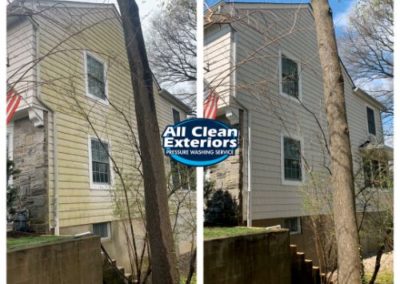before and after power washing of vinyl siding in Monmouth County, NJ